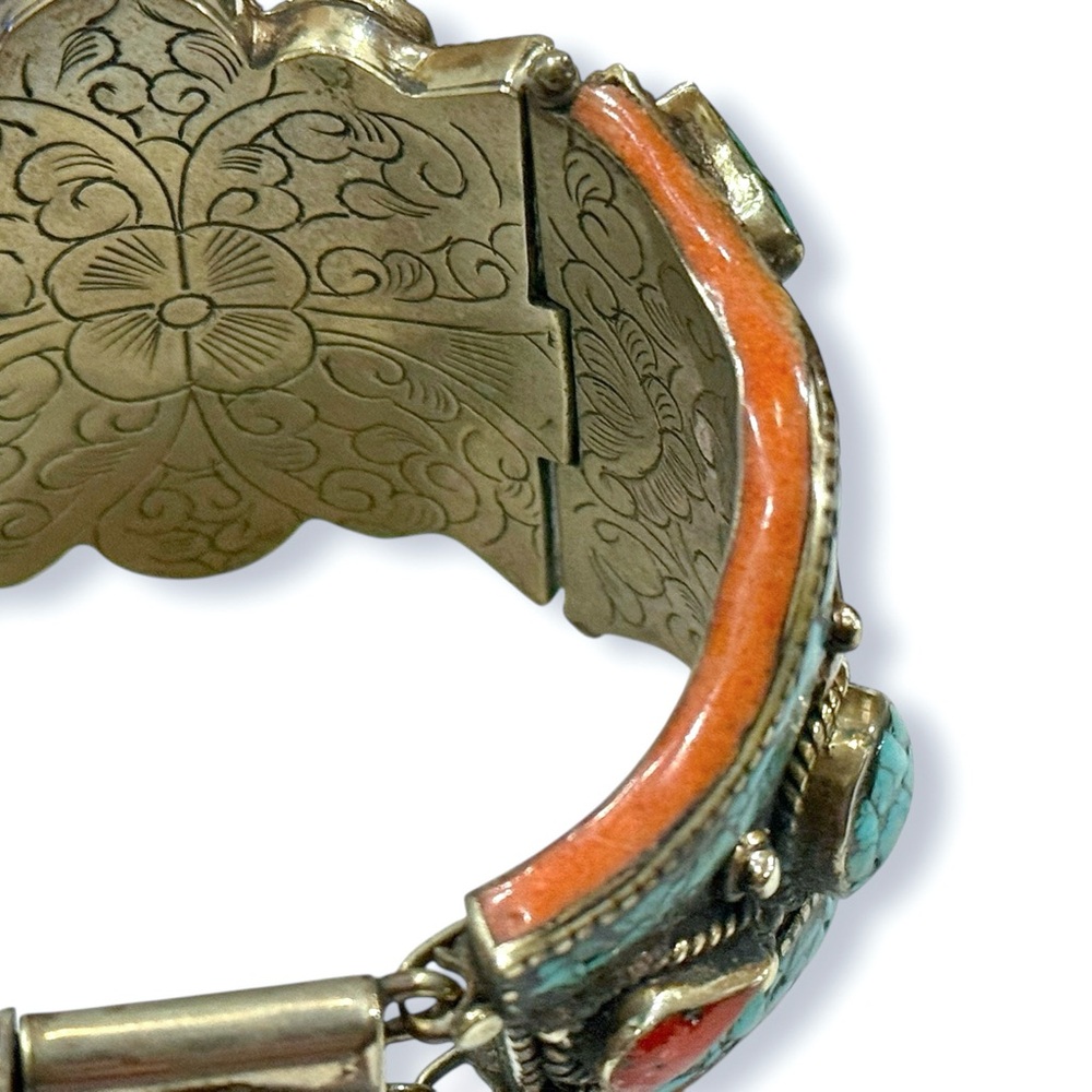 Vintage Tibetan / Nepali Silver Hinged Bracelet with Turquoise and Coral - Picture 10 of 16
